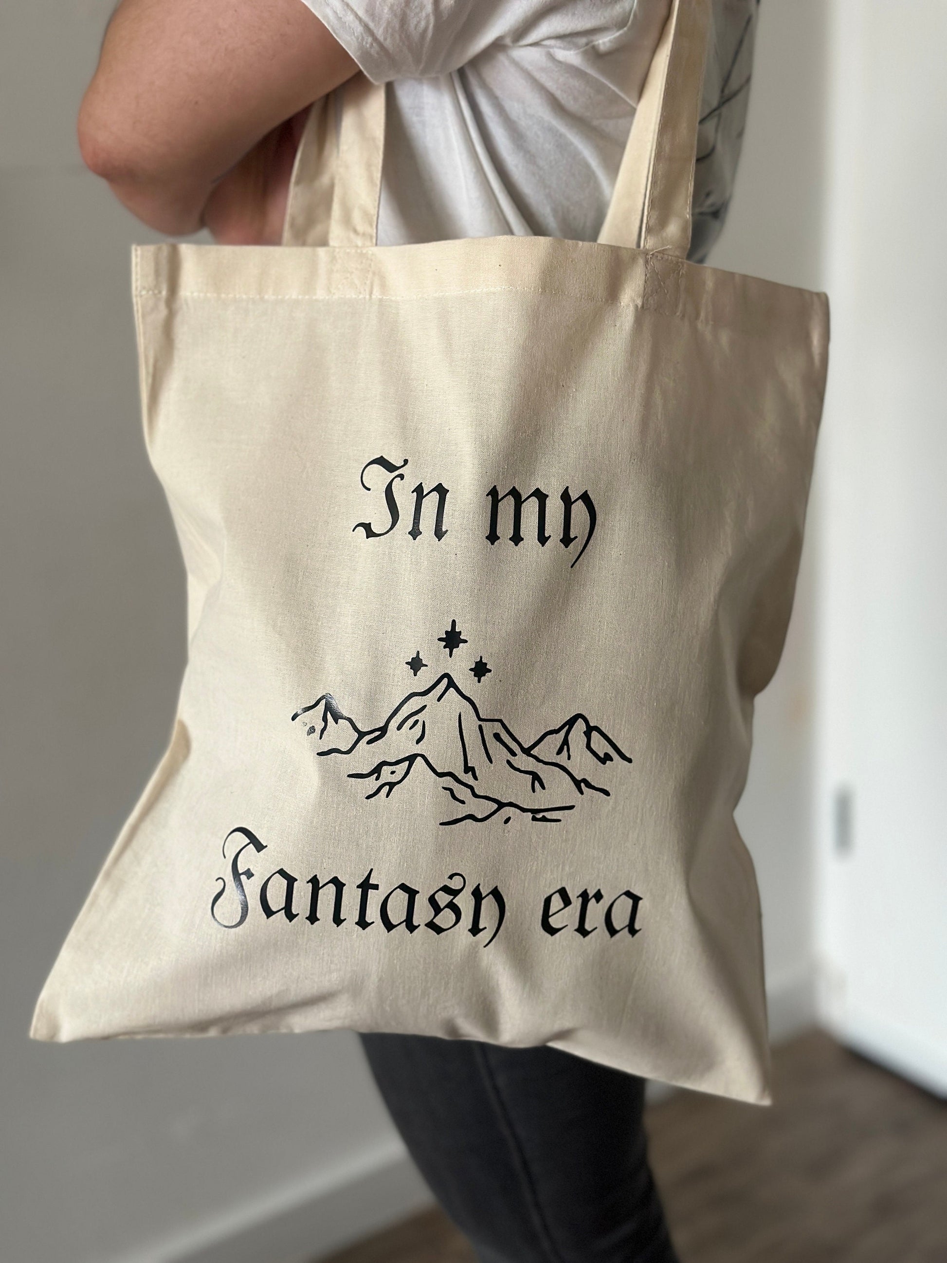 In my fantasy era | reader | bookish merch | spicy books | boeken | bookadict | fantasy reader | romantacy books