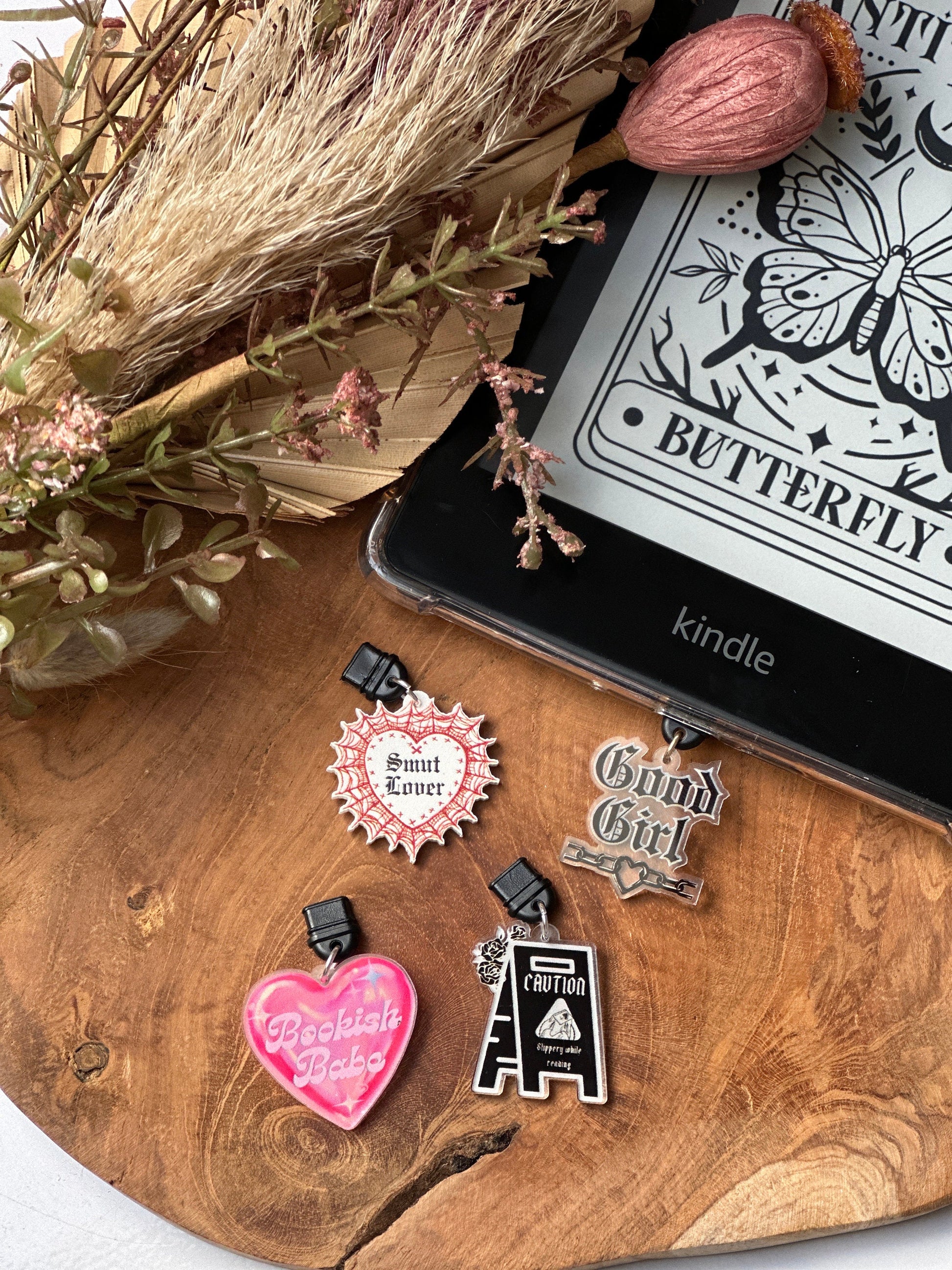 Kindle charms | Bookish | smut | Kindle-accessoires | kindleaccessoires | USB-C-stekker | gift | USB-micro | booklover |