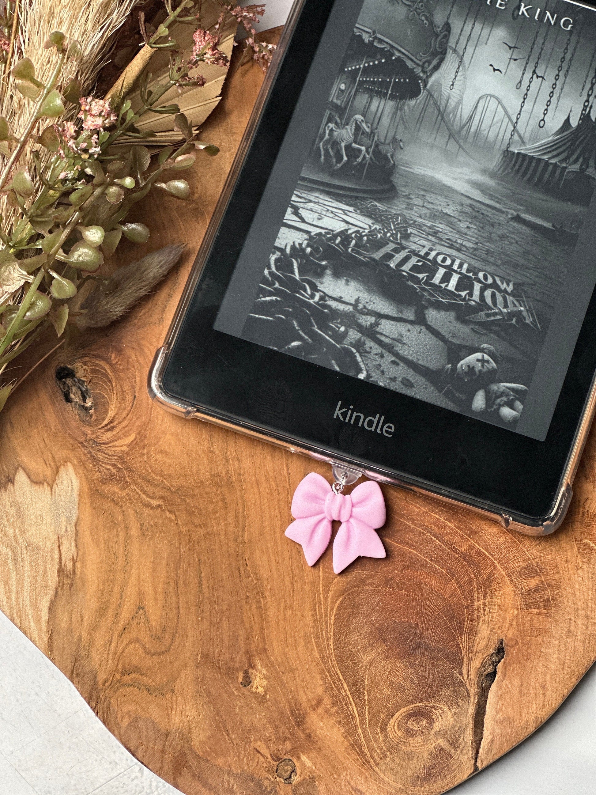 Kindle-charm cute bow | Bookish | kindlecharm | Boekachtig cadeau | Kindle-accessoires | kindleaccessoires | USB-C-stekker | gift